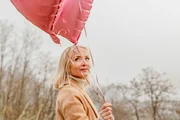 Moderatorin Janin Ullmann.