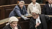 Mrs McCarthy (Sorcha Cusack) und Bertie Quinton QC (Robert Portal)