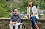 Ein neues Team: Dr. Chris Wegner (Simon Schwarz) und Versorgungsassistentin Vicky Röver (Jessica Ginkel).