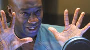 Überführt der Fingerabdruck auf der Tatwaffe den Bauarbeiter Quinn Sullivan (Michael Clarke Duncan) des Mordes?