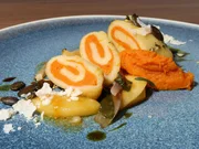 Kürbis-Maultaschen mit Schmelzzwiebeln.