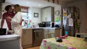 36-year-old hairdresser Dan and his 40-year-old realtor wife Rachel have been a couple for ten years and were completely crazy about each other at the beginning of their relationship.