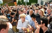Millionen junge Deutsche kennen nur eine Kanzlerin: Angela Merkel. In ihre Amtszeit fällt das Fußball-Sommermärchen, die Flüchtlingskrise und der Kampf gegen das Coronavirus.