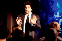 Geschickt agiert CIA-Agent Walter Burke (Al Pacino) als Puppenspieler und Drahtzieher, der seine Schäfchen dahin bringt, wo er sie haben möchte ... Geschickt agiert CIA-Agent Walter Burke (Al Pacino) als Puppenspieler und Drahtzieher, der seine Schäfchen dahin bringt, wo er sie haben möchte ...