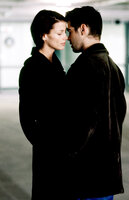 Schon bald verliebt sich James (Colin Farrell, r.) in seine härteste Konkurrentin Layla (Bridget Moynahan, l.). Doch ist die junge Frau eine Ostspionin? Schon bald verliebt sich James (Colin Farrell, r.) in seine härteste Konkurrentin Layla (Bridget Moynahan, l.). Doch ist die junge Frau eine Ostspionin?