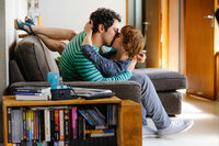 Mia (Josefine Preuß, r.) will Daniel (Fahri Yardim, l.) plötzlich doch wieder zurück. Doch der hat nach dem Therapieworkshop nur noch die hübsche Bernadette im Kopf ... Mia (Josefine Preuß, r.) will Daniel (Fahri Yardim, l.) plötzlich doch wieder zurück. Doch der hat nach dem Therapieworkshop nur noch die hübsche Bernadette im Kopf ...
