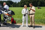 Dr. Anja Licht (Karin Thaler), Franz Hubert (Christian Tramitz, r.)