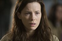 Rachel Armstrong (Kate Beckinsale) ist eine ambitionierte Reporterin der Capital Sun-Times in Washington D.C.. Eines Tages werden ihr Informationen zugespielt, dass es sich bei der Ehefrau eines ehemaligen Diplomaten um eine verdeckte CIA-Agentin handelt. Als Rachel die Story veröffentlicht, gerät sie in das Visier der Ermittler ... Rachel Armstrong (Kate Beckinsale) ist eine ambitionierte Reporterin der Capital Sun-Times in Washington D.C.. Eines Tages werden ihr Informationen zugespielt, dass es sich bei der Ehefrau eines ehemaligen Diplomaten um eine verdeckte CIA-Agentin handelt. Als Rachel die Story veröffentlicht, gerät sie in das Visier der Ermittler ...