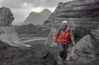 In den Höhlen Islands nimmt Geologe Stephen Mojzsis uns mit zu den Ursprüngen von Wasser und Leben.