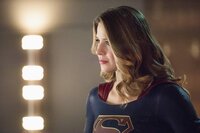 Supergirl (Melissa Benoist) und ihre Schwester realisieren plötzlich, dass sie den Cadmus-Komplott nur vernichten können, wenn sie die Regeln massiv brechen. Wird ihr Vorhaben gut gehen oder das DEO nur noch mehr in Gefahr bringen? Supergirl (Melissa Benoist) und ihre Schwester realisieren plötzlich, dass sie den Cadmus-Komplott nur vernichten können, wenn sie die Regeln massiv brechen. Wird ihr Vorhaben gut gehen oder das DEO nur noch mehr in Gefahr bringen?