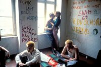 Die zweite Folge der Reihe beleuchtet das Leben Jugendlicher in der DDR nach dem Mauerbau 1961 bis 1976. Die Ost-Jugend will leben. Sie liebt denselben Rhythmus, der auch westdeutsche Teenager in die Tanzlokale lockt, ist inspiriert vom Sound der 1960er-Jahre.