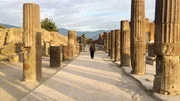 Bettany Hughes in Pompeji