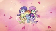 L-R, neider: Applejack, Rainbow Dash, Twilight Sparkle; über: Rarity, Fluttershy