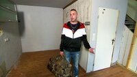 Der arbeitslose Christopher (28) ist mit der ihm zugewiesenen Wohnung unzufrieden..Der arbeitslose Christopher (28) ist mit der ihm zugewiesenen Wohnung unzufrieden.. Der arbeitslose Christopher (28) ist mit der ihm zugewiesenen Wohnung unzufrieden..Der arbeitslose Christopher (28) ist mit der ihm zugewiesenen Wohnung unzufrieden..