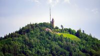Auf den bekanntesten Berg Baden-Badens, den Merkur oder Großer Staufenberg führt Deutschlands längste städtische Standseilbahn. Auf den bekanntesten Berg Baden-Badens, den Merkur oder Großer Staufenberg führt Deutschlands längste städtische Standseilbahn.