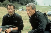 Peter Stride (Roy Scheider) und sein Freund Colin Noble (Christopher Buchholz, links) sind gefaehrliche Einsaetze gewoehnt.