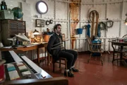 Hinnerk (Oliver Wnuk) ist den drei cleveren Senioren auf ihrer Flucht ins Netz gegangen und befindet sich in misslicher Lage: Hilflos sitzt er im Zimmer eines Sylter Leuchtturmes an einen Stuhl gefesselt und hofft darauf, von Ina und Sievers befreit zu werden.