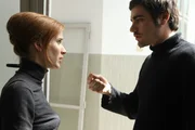 Der Studentenführer Ondrej Travnicek (Vojtech Kotek) drängt Dagmar Buresova (Tatiana Pauhofová), ihn und Libuse Palachova vor Gericht zu vertreten.