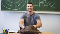 Ex-Boxweltmeister Wladimir Klitschko übernimmt den Unterricht an einem Gymnasium.