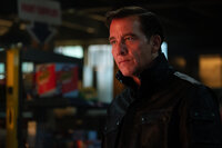 Clay Verris (Clive Owen) Clay Verris (Clive Owen)