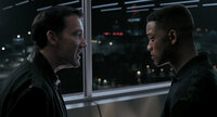 Clay Verris (Clive Owen; l.); Henry Brogan / Junior (Will Smith, r.) Clay Verris (Clive Owen; l.); Henry Brogan / Junior (Will Smith, r.)