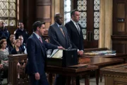 L-R: A.D.A. Rafael Barba (Raúl Esparza), Counselor Ed Pastrino ( Bill Duke), C.O. Gary Munson (Brad Garrett)