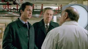 L-R: Rey Curtis (Benjamin Bratt), Lennie Briscoe (Jerry Orbach)