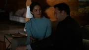 L-R: Joanna Hanley Chang (Kristin Kreuk) und Billy Crawford (Peter Mooney)