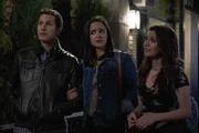 (v.l.n.r.) Jake Peralta (Andy Samberg); Amy Santiago (Melissa Fumero); Kate (Nasim Pedrad)