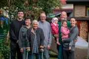 Von links: Andreas Sauer, Rose Sauer, Lisa Munz, Rolf Munz, Dennis Rittgarn mit Lou Rittgarn und Franziska Sauer mit Liz Rittgarn.