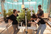 Prof. Almuth Arneth, Ökosystemforscherin und ihr Team untersuchen Auswirkungen der Erderwärmung auf die Landwirtschaft am Karlsruher Institut für Meteorologie und Klimaforschung. Prof. Almuth Arneth, Ökosystemforscherin und ihr Team untersuchen Auswirkungen der Erderwärmung auf die Landwirtschaft am Karlsruher Institut für Meteorologie und Klimaforschung.
