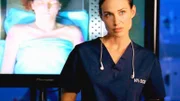 Dr. Peyton Driscoll (Claire Forlani) untersucht den Mord an einer 19-jährigen Mutter. Hat die Taubheit ihrer Familie etwas mit der Tat zu tun?