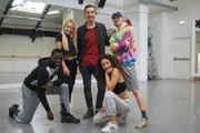 Move it! Ballett trifft Hip-Hop trifft Zeitreise. "PUR+"- Moderator Eric Mayer ist nach Paris zu den Dreharbeiten der neuen Staffel von "Find me in Paris" gereist. Dort trifft er vier Hauptdarsteller der KiKA-Serie Tanzproben.