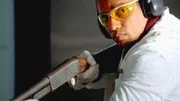 Dr. Sheldon Hawkes (Hill Harper) macht ballistische Versuche: Er möchte den Mord an einer jungen Frau rekonstruieren.