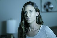 Ruby bringt sich selber in Lebensgefahr, um ihre Mutter Samantha (Odette Annable) dazu zu veranlassen, ihre Superkräfte zu offenbaren. Aber hat Samantha überhaupt welche? Ruby bringt sich selber in Lebensgefahr, um ihre Mutter Samantha (Odette Annable) dazu zu veranlassen, ihre Superkräfte zu offenbaren. Aber hat Samantha überhaupt welche?