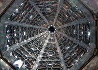 SWR Fernsehen WETTSTREIT DER KATHEDRALEN, "Die Gotik", am Sonntag (31.10.21) um 09:00 Uhr. Turmhelm des Ulmer Münsters, fertiggestellt bereits 1330, einer der wenigen gotischen Türme, die noch in der Zeit der Gotik vollendet wurden. Ganz oben, an der Spitze, sieht man sehr gut, dass genaue architektonische Berechnungen im Mittelalter noch nicht völlig perfekt gelangen. © SWR, honorarfrei - Verwendung gemäß der AGB im engen inhaltlichen, redaktionellen Zusammenhang mit genannter SWR-Sendung bei Nennung "Bild: SWR" (S2). SWR Presse/Bildkommunikation, Baden-Baden, Tel: 07221/929-23876, foto@swr.de SWR Fernsehen WETTSTREIT DER KATHEDRALEN, "Die Gotik", am Sonntag (31.10.21) um 09:00 Uhr. Turmhelm des Ulmer Münsters, fertiggestellt bereits 1330, einer der wenigen gotischen Türme, die noch in der Zeit der Gotik vollendet wurden. Ganz oben, an der Spitze, sieht man sehr gut, dass genaue architektonische Berechnungen im Mittelalter noch nicht völlig perfekt gelangen. © SWR, honorarfrei - Verwendung gemäß der AGB im engen inhaltlichen, redaktionellen Zusammenhang mit genannter SWR-Sendung bei Nennung "Bild: SWR" (S2). SWR Presse/Bildkommunikation, Baden-Baden, Tel: 07221/929-23876, foto@swr.de