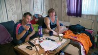René (43) und Christine (35) wurde die Wohnung gekündigt und eine neue Bleibe ist noch nicht in Sicht.. René (43) und Christine (35) wurde die Wohnung gekündigt und eine neue Bleibe ist noch nicht in Sicht..
