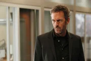 House (Hugh Laurie) verliert den Glauben in seine diagnostischen Fähigkeiten und macht seine Beziehung zu Cuddy dafür verantwortlich.