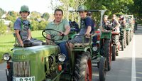 Traktorfahrer aus Wankheim bei ihrer Ausfahrt zum Rossberg. Traktorfahrer aus Wankheim bei ihrer Ausfahrt zum Rossberg.