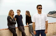 (v.l.) Devin (Gaia Weiss), Garrett Foster (Freddie Thorp), Stephanie (Ana de Armas) und Andrew Foster (Scott Eastwood) schmieden einen Plan.