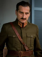 Mustafa Kemal (Tim Seyfi), der sich sp‰ter Atat¸rk, "Vater der T¸rken", nannte, gr¸ndete und pr‰gte die t¸rkische Republik.Mustafa Kemal (Tim Seyfi), der sich sp?ter Atat?rk, "Vater der T?rken", nannte, gr?ndete und pr?gte die t?rkische Republik.