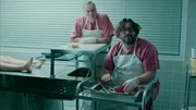 Die Pathologen (Bernd Thiele, li. und Heiko Pinkowski) bei der Arbeit.