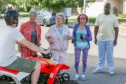 Andy Samberg (Jake Peralta), Susan Berger (Ruth), Rhea Perlman (Estelle), André Braugher (Ray Holt).