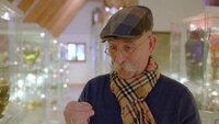 Moderator Horst Lichter steht inmitten einer glanzvollen Sammlung von Jugendstil-Antiquitäten der Firma Orivit. Moderator Horst Lichter steht inmitten einer glanzvollen Sammlung von Jugendstil-Antiquitäten der Firma Orivit.