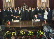Der Grundlagenvertrag zwischen der Bundesrepublik Deutschland und der DDR wird im Dezember 1972 unterzeichnet.