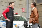 Andy Samberg (Jake Peralta), Joe Lo Truglio (Charles Boyle).