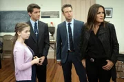 V.l.: Lane Baker (Victoria Leigh), Pastor Gregory Evans (Ryan Devlin), Dominick "Sonny" Carisi (Peter Scanavino), Olivia Benson (Mariska Hargitay)