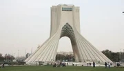 Der Freiheitsturm (Azadi) - er gilt als Wahrzeichen des modernen Teheran.