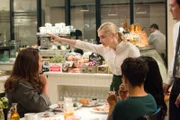 In der Mitte: Taylor (Meg Donnelly)