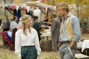 Roseanna McCoy (Lindsay Pulsipher) und Johnse Hatfield (Matt Barr)